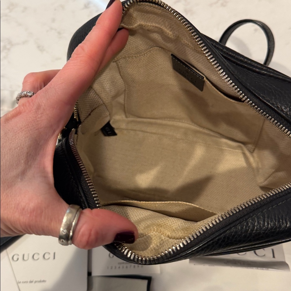 Gucci Soho Disco Black Leather Crossbody Bag With Tassel - Picture 8 of 16